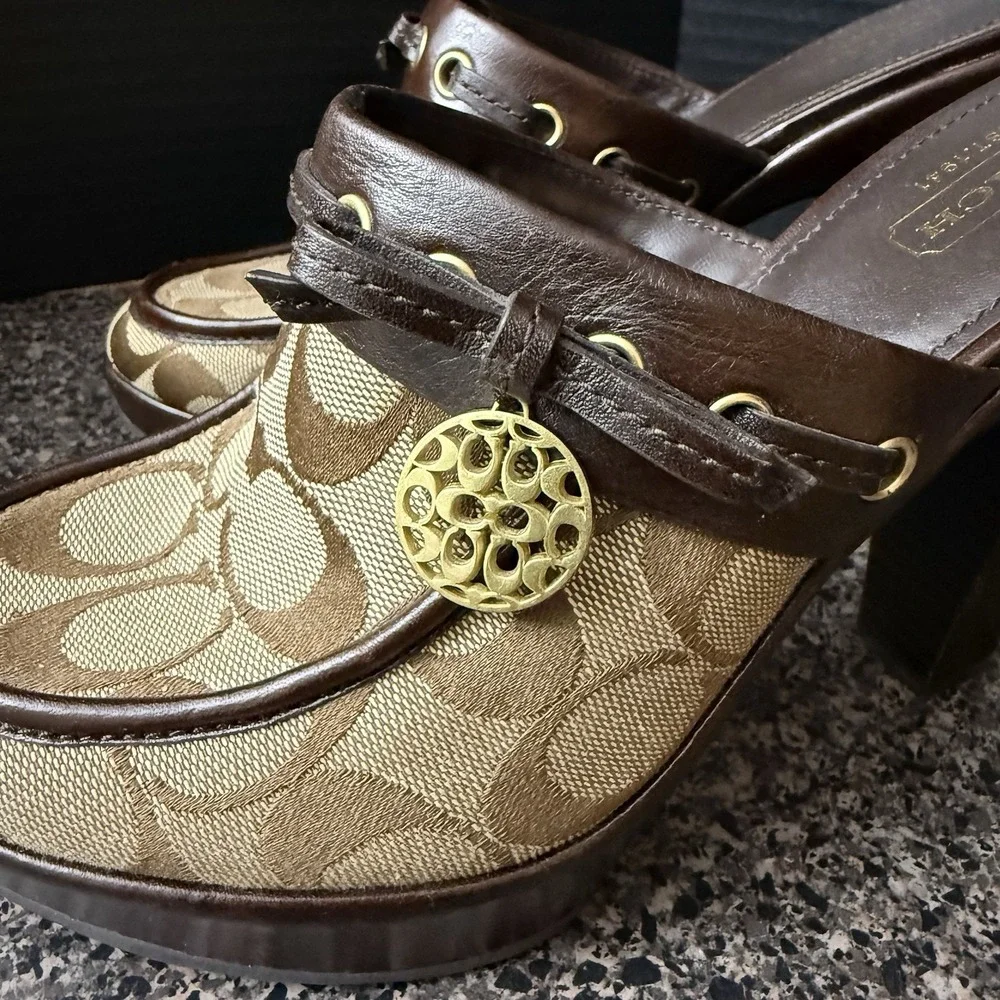 Coach Mule Clogs Womens Size 7B Y2K Brown Jodey Signature Logo Medallion Charm